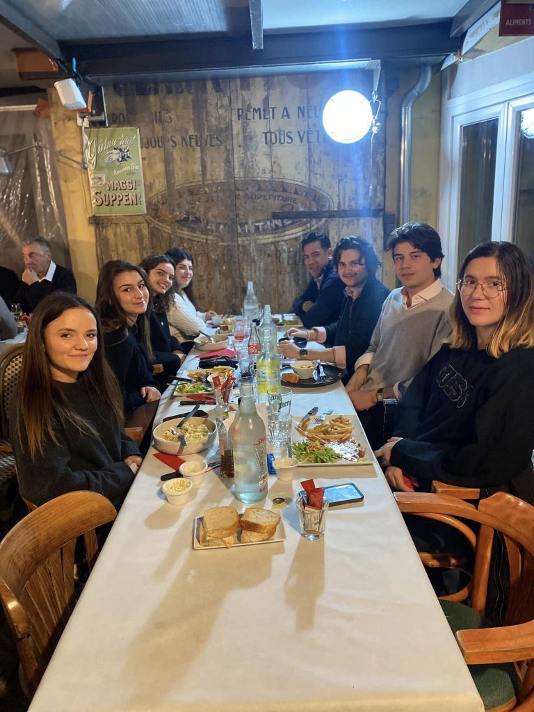 L'équipe de Camaisse au restaurant piano gourmand à Rognes